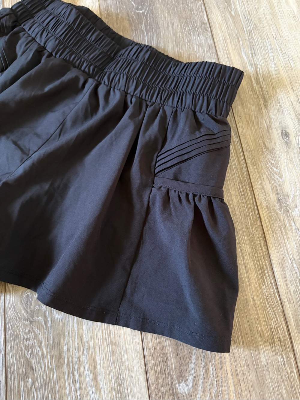 Anrabess Get Your Flirt On Women’s Ruffle Athletic Shorts - Picture 2 of 11